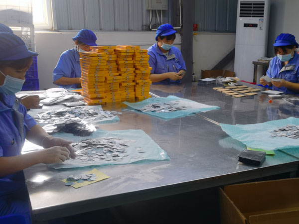 膏藥加工廠制作黑膏藥加工生產(chǎn)貼牌需要什么手續(xù)？